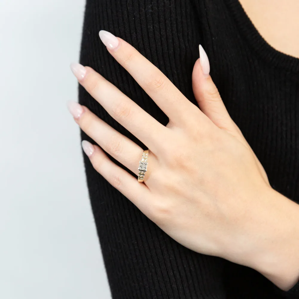 9ct Yellow Gold & White Gold Ring With 5/8 Carats Of Diamonds