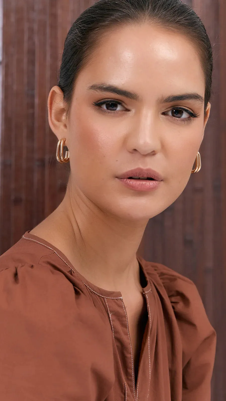 Double Curved Front Stud Earrings - Gold