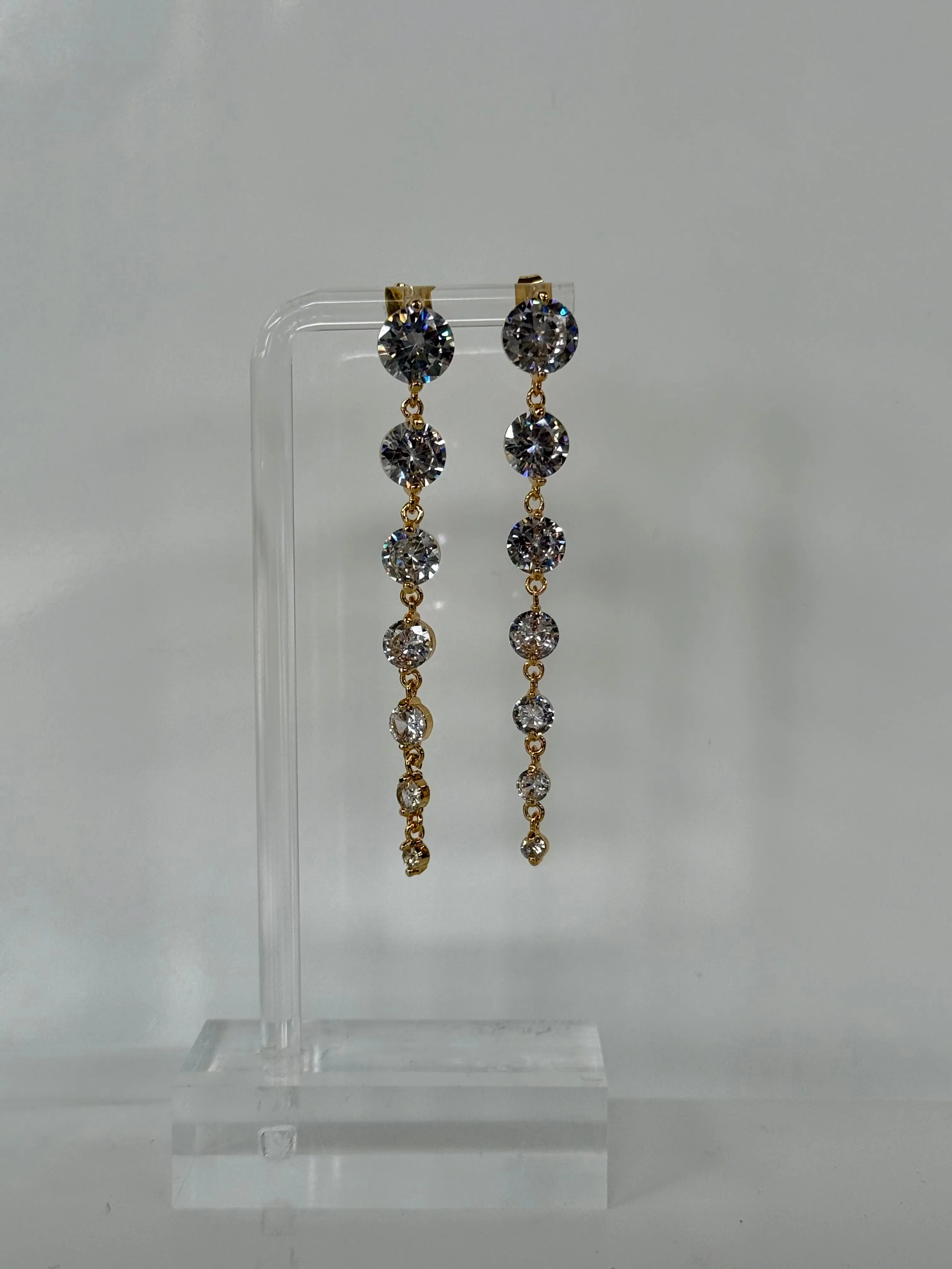 Pu7961 Graduated CZ Drop Earrings