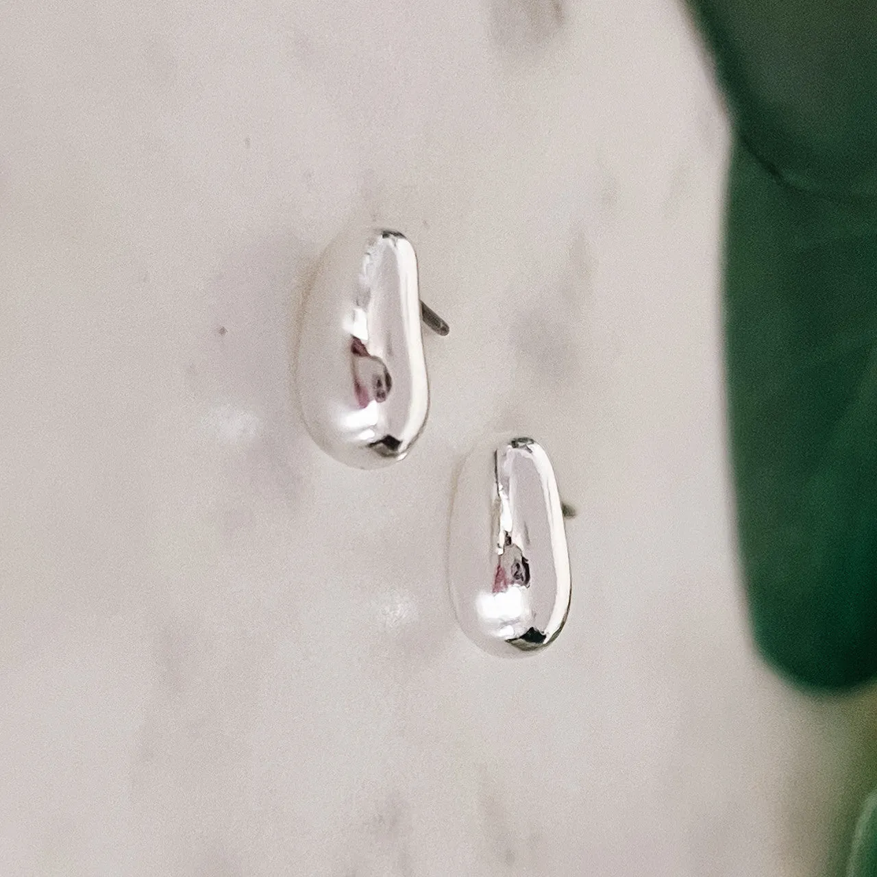 Puffy Bean Stud